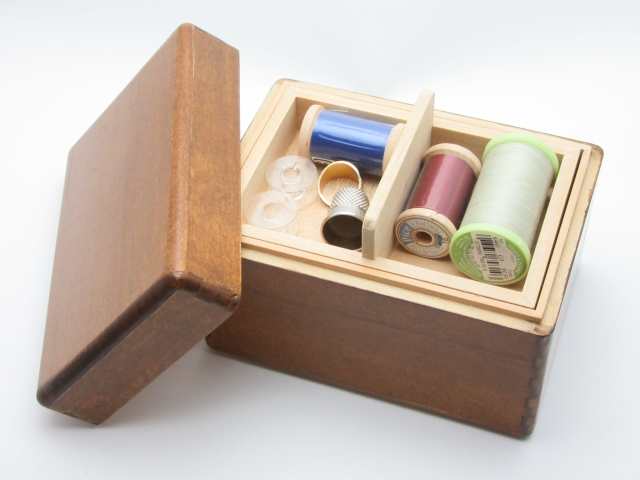 [木製]小さめサイズの裁縫箱(色:オーク)